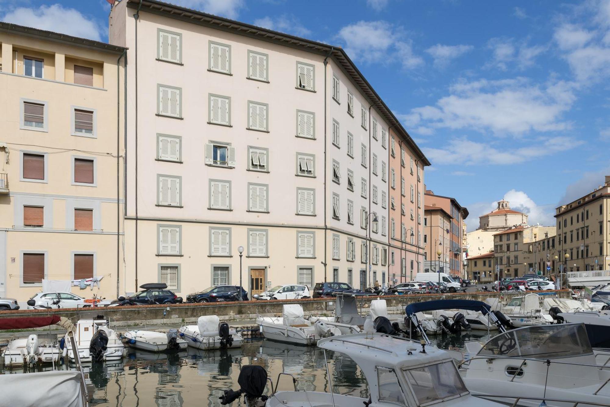 Apartment Near The Port-elegante Con Vista Sui Canali Livorno